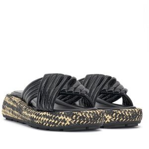 BRAND NEW VINCE CAMUTO WOMEN LUESDA SLIDE  SANDAL